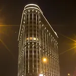 Luka - Iconic Flatiron - Free Parking Апартаменты *