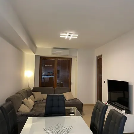 Luka - Iconic Flatiron - Free Parking Skopje