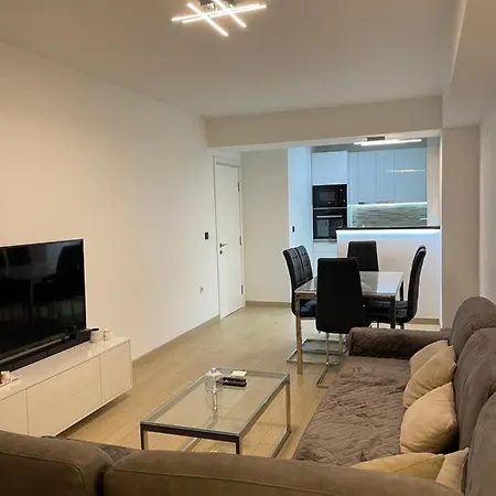 Luka - Iconic Flatiron - Free Parking * Skopje