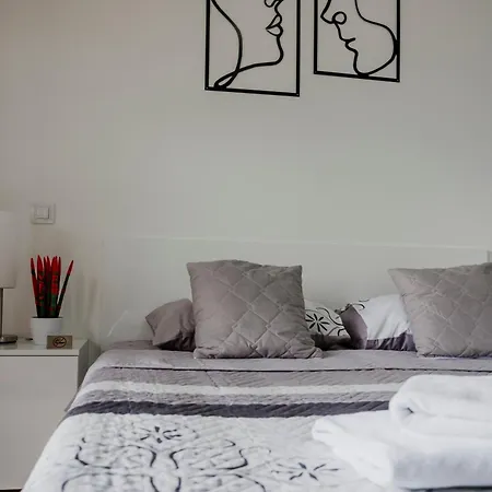 Appartement Luka - Iconic Flatiron - Free Parking Skopje