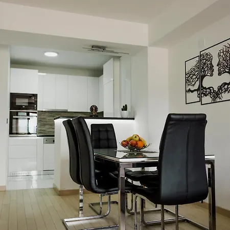 Luka - Iconic Flatiron - Free Parking Skopje