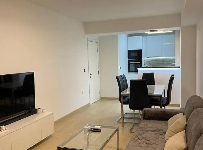 Luka - Iconic Flatiron - Free Parking * Skopje