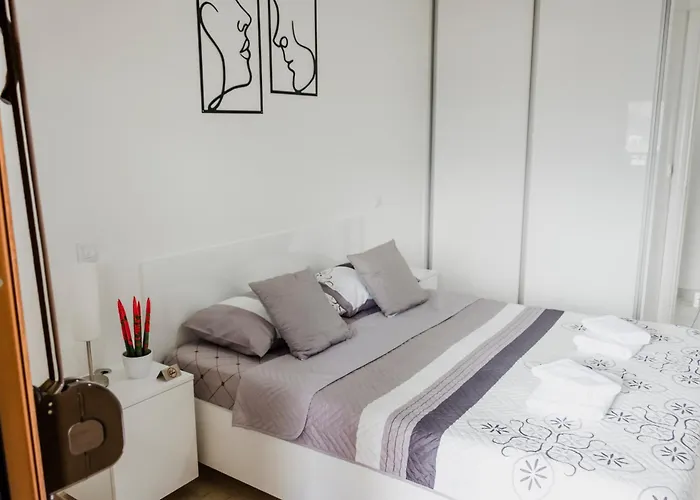 Luka - Iconic Flatiron - Free Parking *