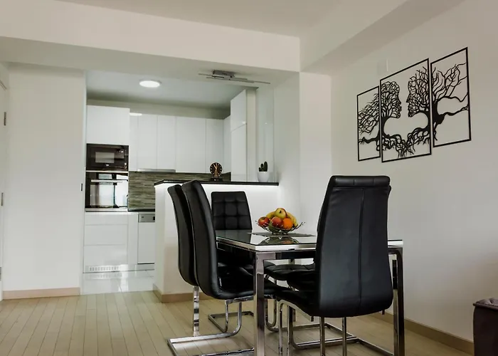 Luka - Iconic Flatiron - Free Parking Skopje